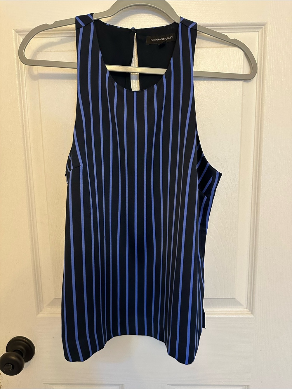 🥳$5🥳 Banana Republic Navy Blue Tank Top with Blue Vertical Stripes